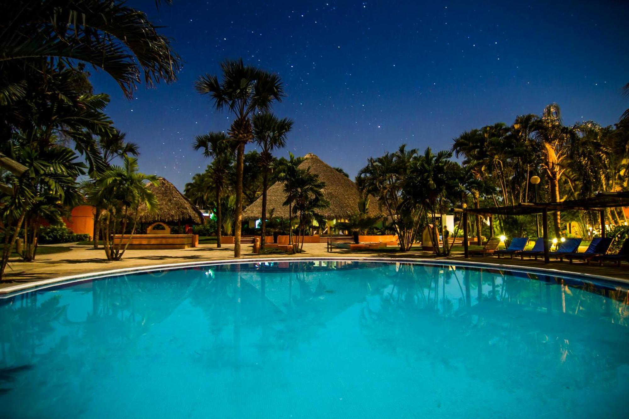 Hotel Soleil Pacifico Chulamar Buitenkant foto