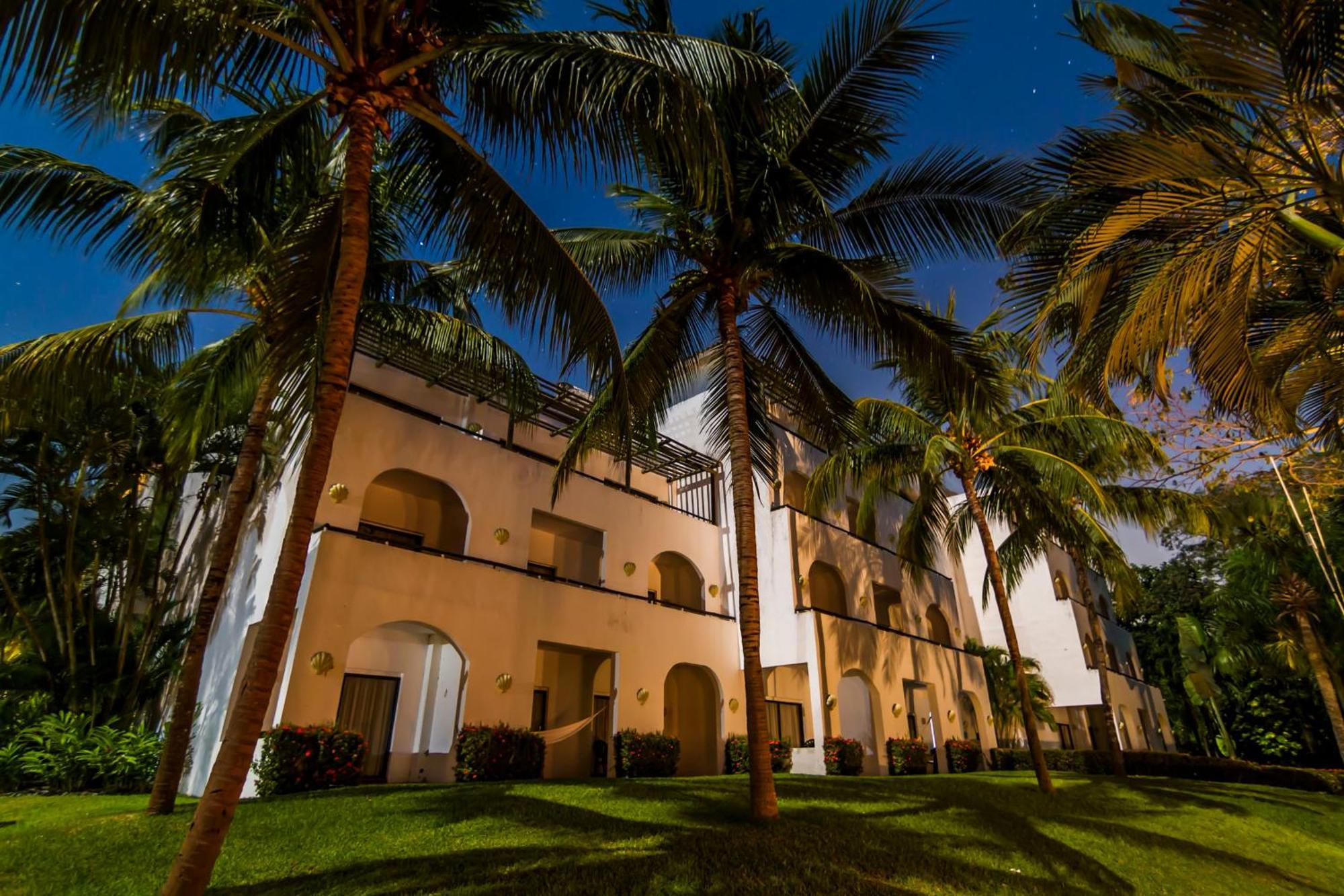 Hotel Soleil Pacifico Chulamar Buitenkant foto