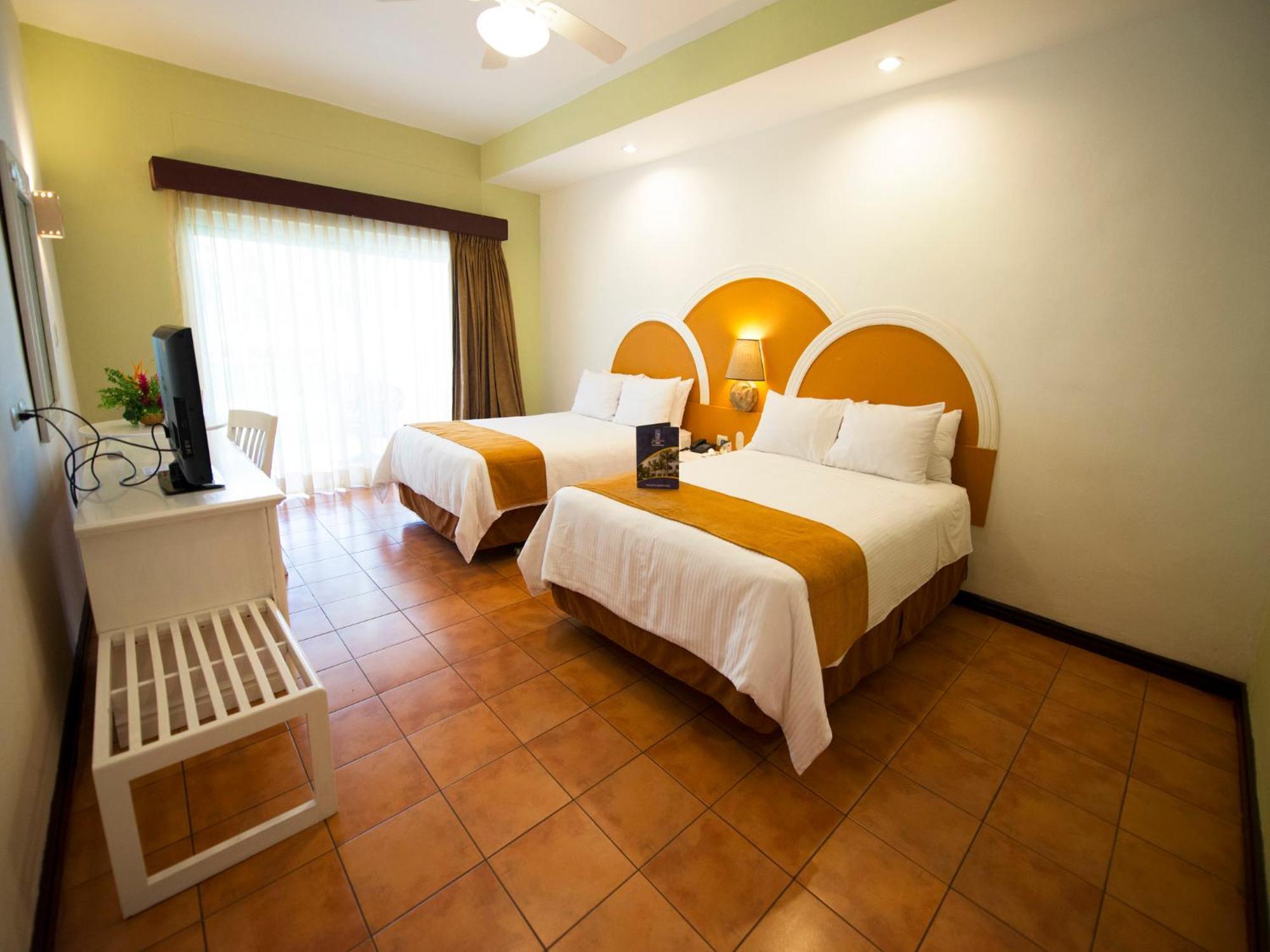 Hotel Soleil Pacifico Chulamar Buitenkant foto