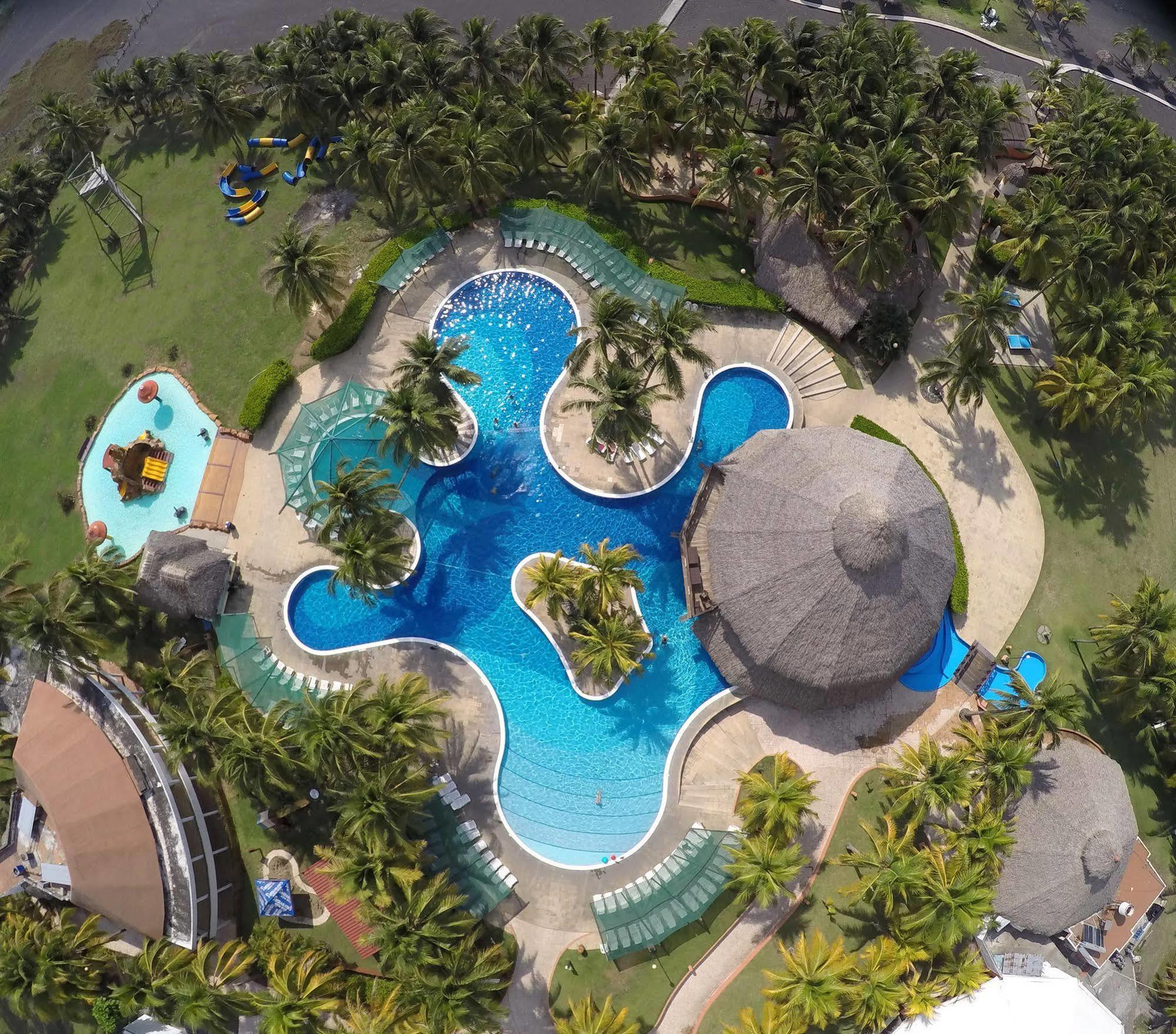 Hotel Soleil Pacifico Chulamar Buitenkant foto