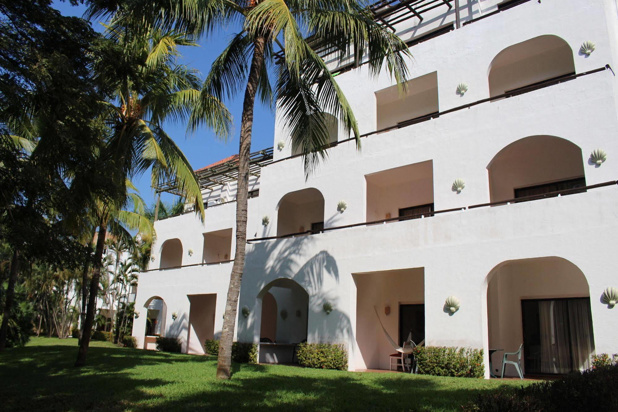 Hotel Soleil Pacifico Chulamar Buitenkant foto