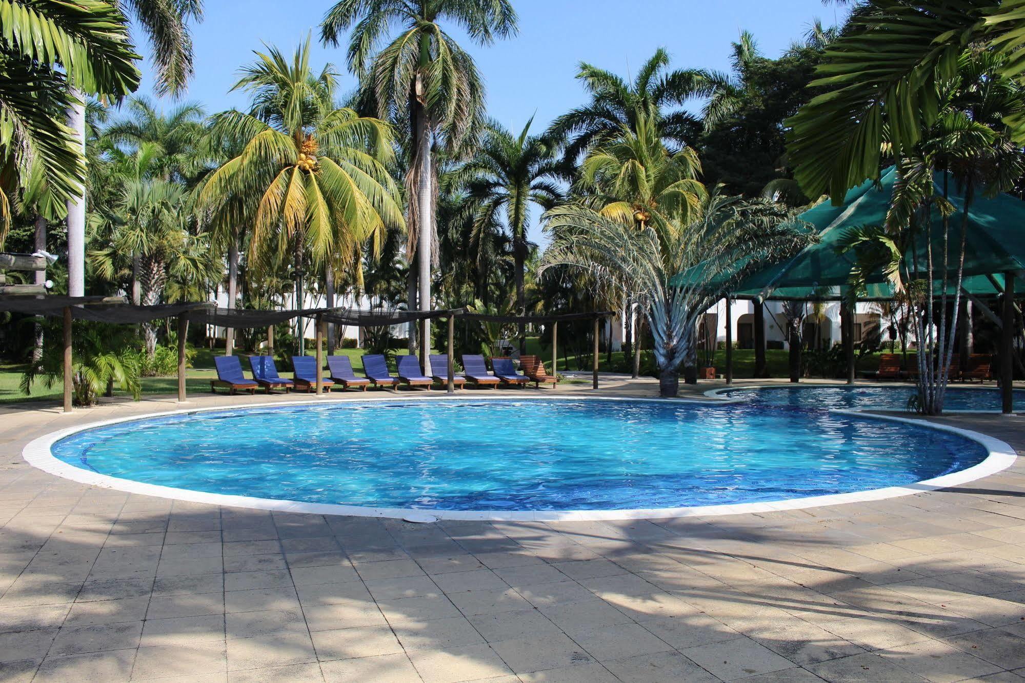 Hotel Soleil Pacifico Chulamar Buitenkant foto
