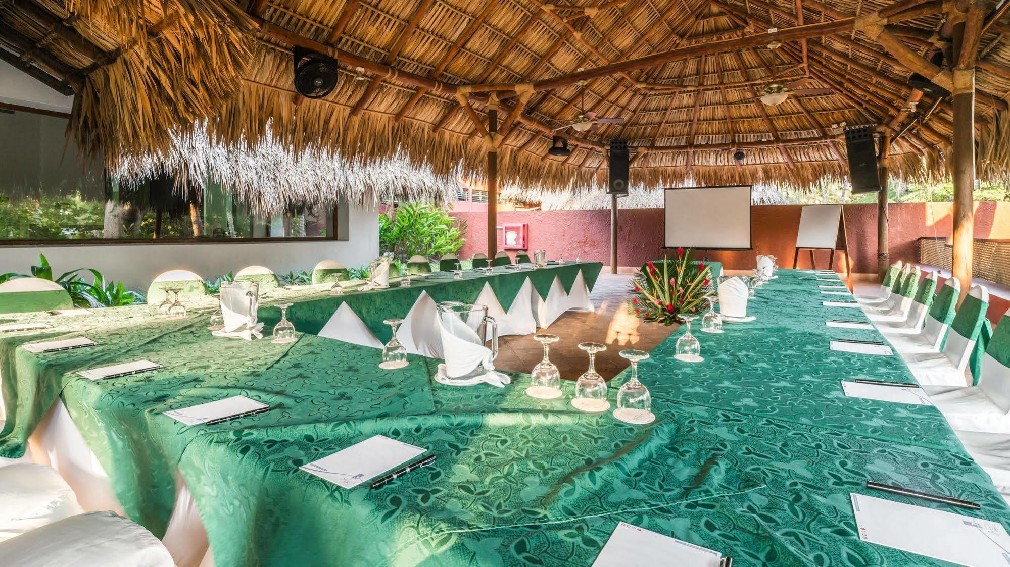 Hotel Soleil Pacifico Chulamar Buitenkant foto