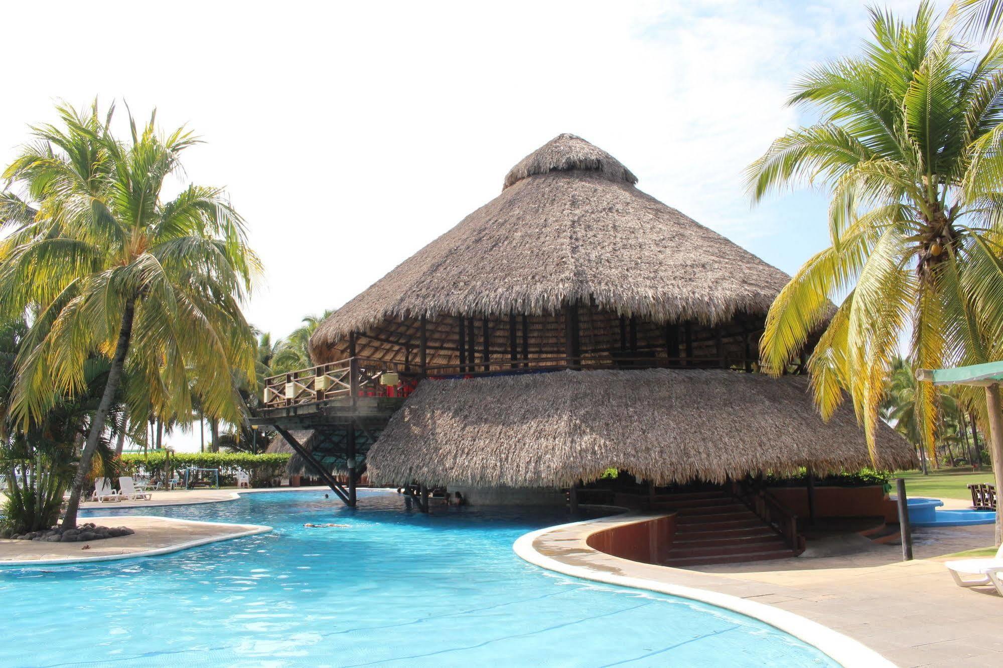 Hotel Soleil Pacifico Chulamar Buitenkant foto